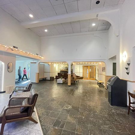 Windtower Lodge Queen Bed Suite-Ugparking&Walking2Dt Canmore Exterior foto